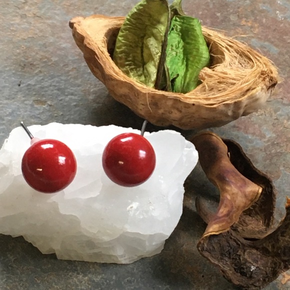 🎈 Sale 🎈 2 for $10 NWOT big red ball earrings retro vibe work or party - Picture 2 of 4